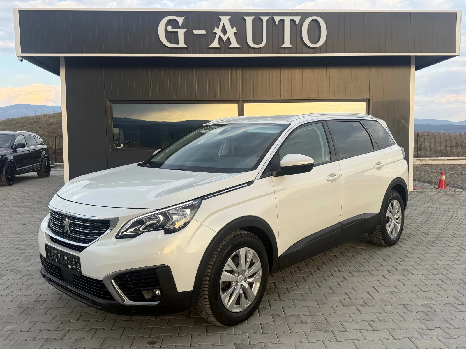 Peugeot 5008 1.5hdi 130 ks Собствен лизинг !!!