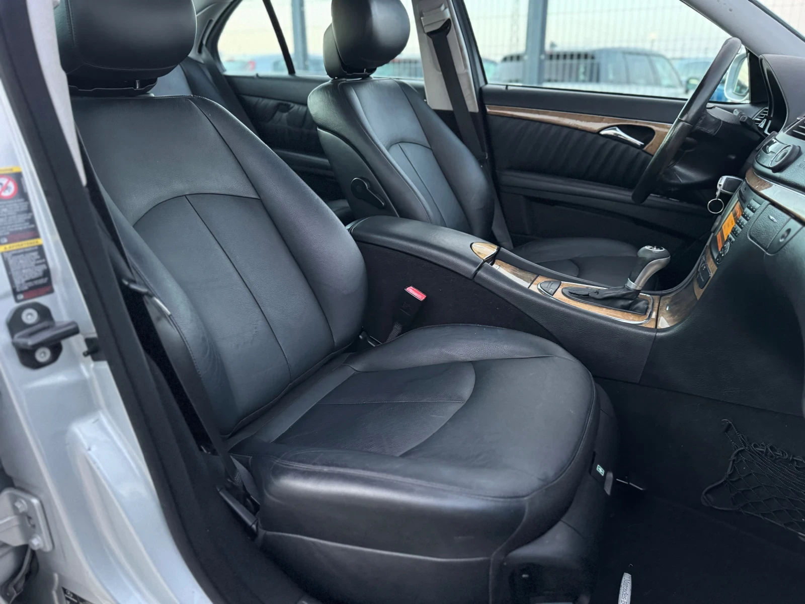 Mercedes-Benz E 300 BLUETEC AVANTGARDE, снимка 13 - Автомобили и джипове - 53814882