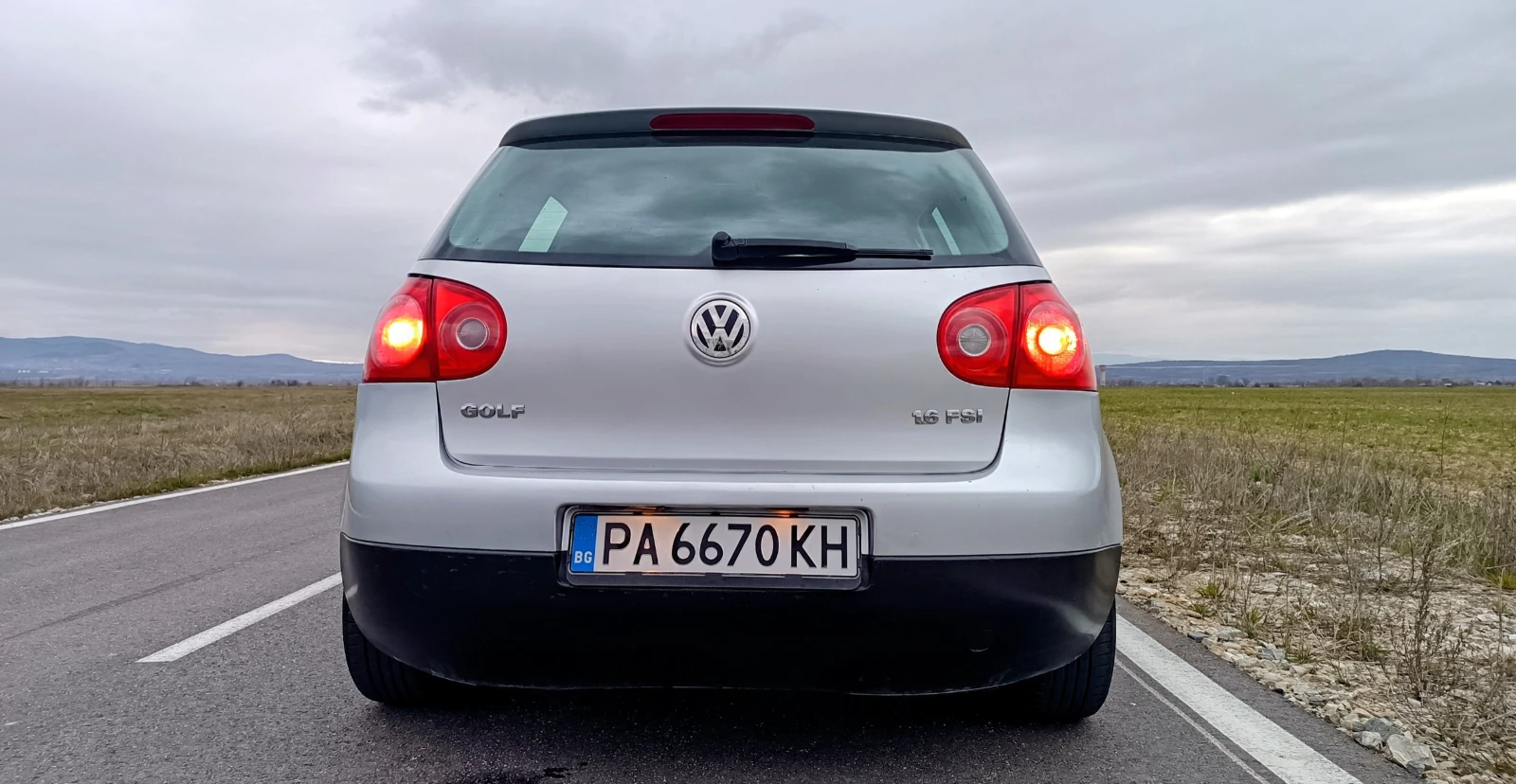 VW Golf Mk5 1.6 FSI, снимка 5 - Автомобили и джипове - 53939319