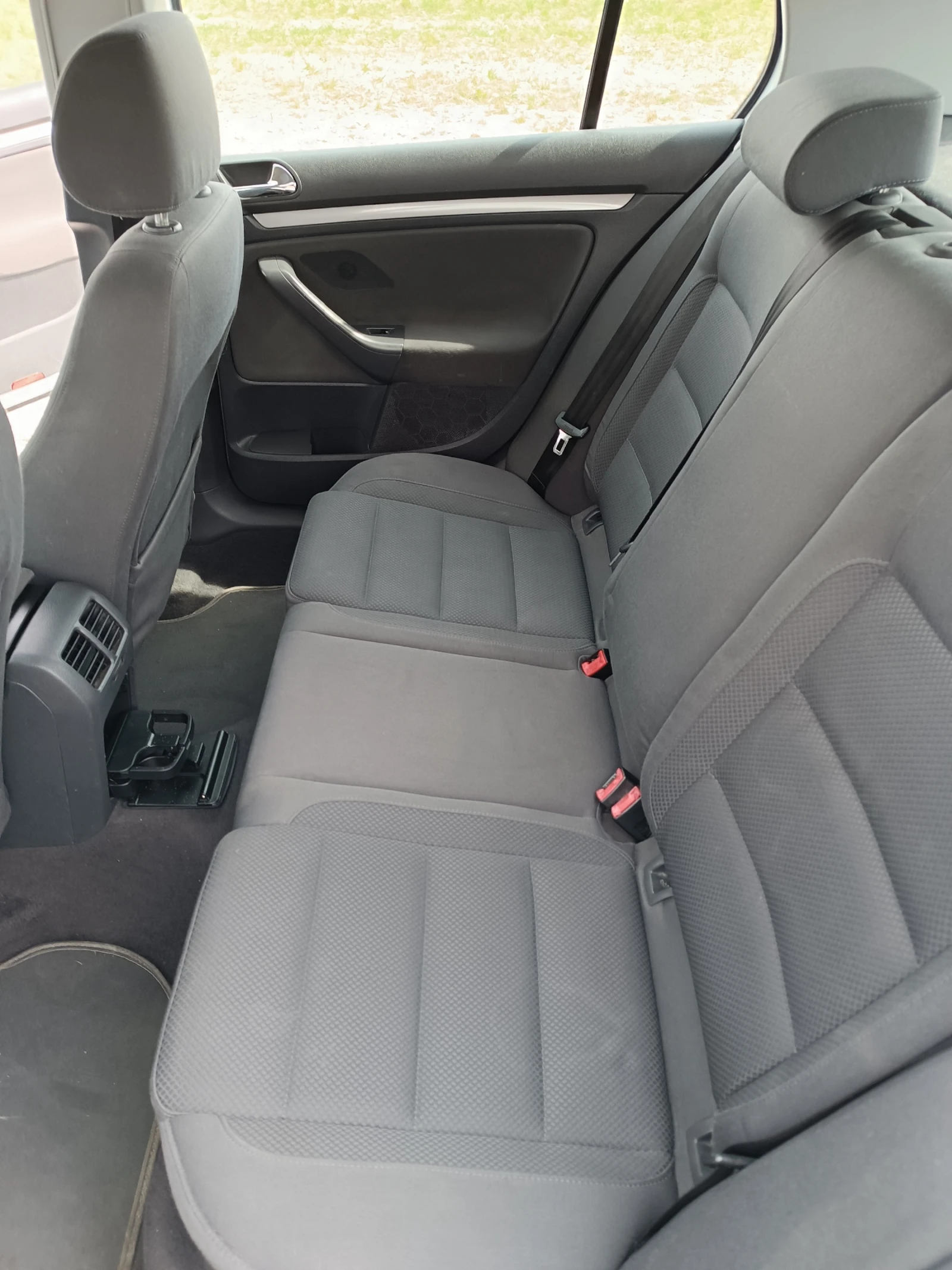 VW Golf Mk5 1.6 FSI, снимка 7 - Автомобили и джипове - 53939319