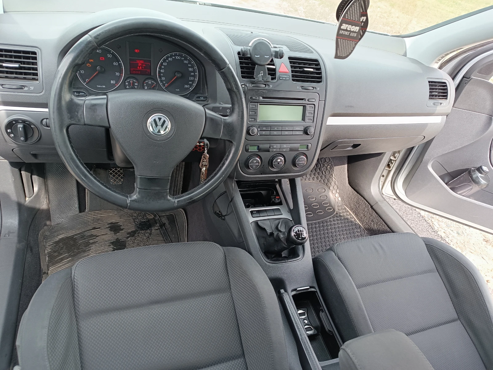 VW Golf Mk5 1.6 FSI, снимка 6 - Автомобили и джипове - 53939319