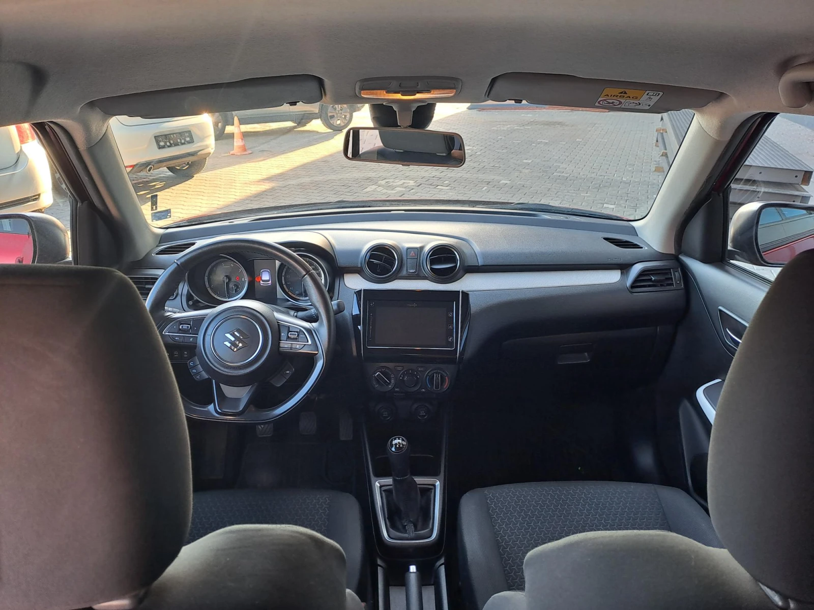 Suzuki Swift 1.2 GL+ MHEV Dual jet, снимка 15 - Автомобили и джипове - 54691290