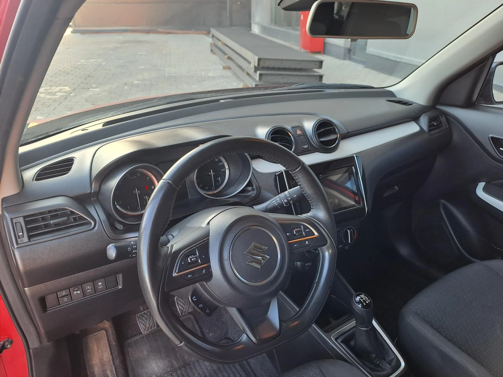 Suzuki Swift 1.2 GL+ MHEV Dual jet, снимка 14 - Автомобили и джипове - 54691290