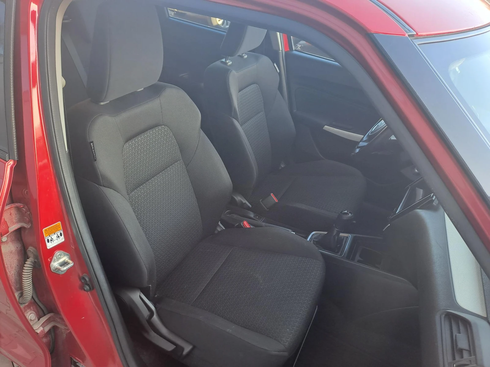 Suzuki Swift 1.2 GL+ MHEV Dual jet, снимка 11 - Автомобили и джипове - 54691290