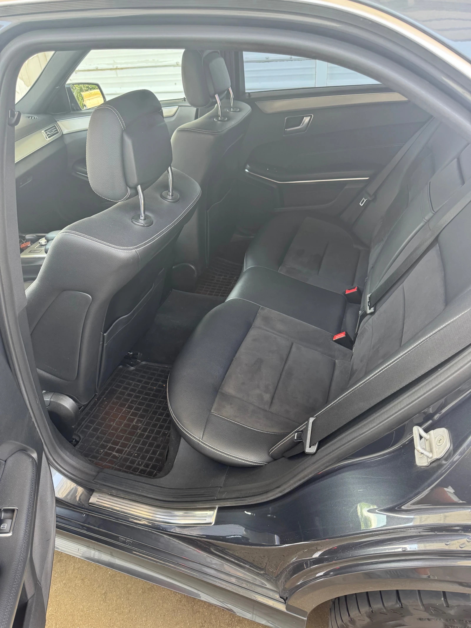 Mercedes-Benz E 350 Мерцедес е350 4matic, снимка 7 - Автомобили и джипове - 55118819