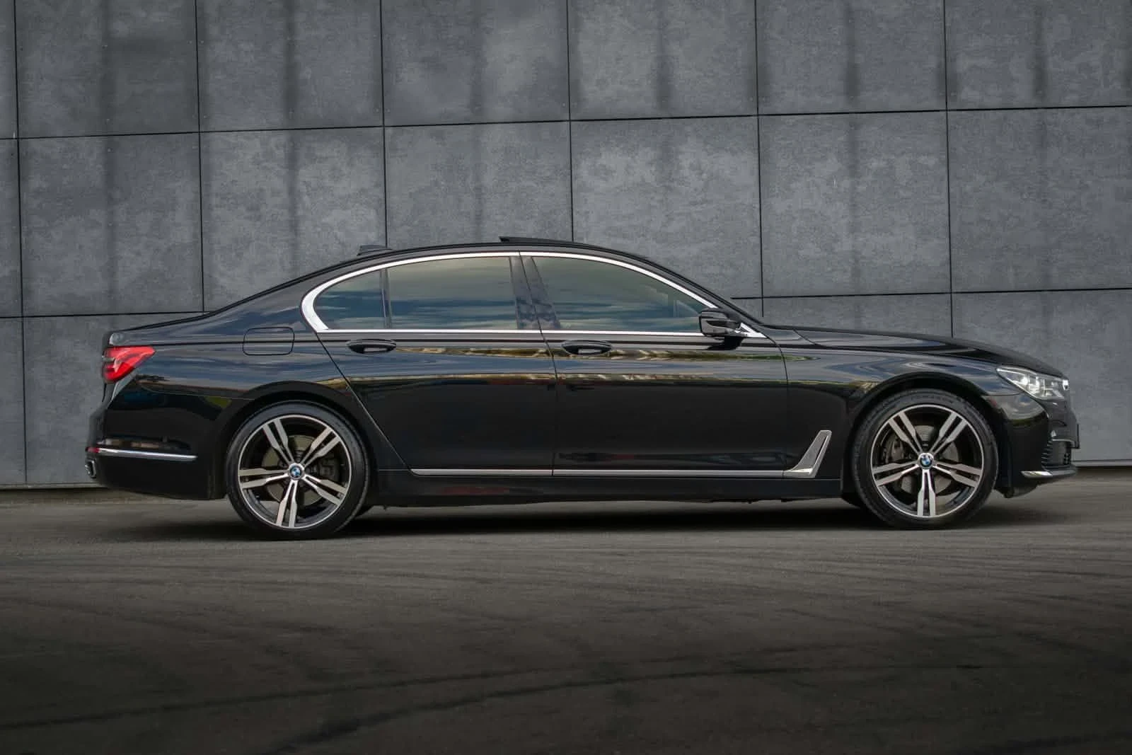 BMW 730, снимка 13 - Автомобили и джипове - 56749594
