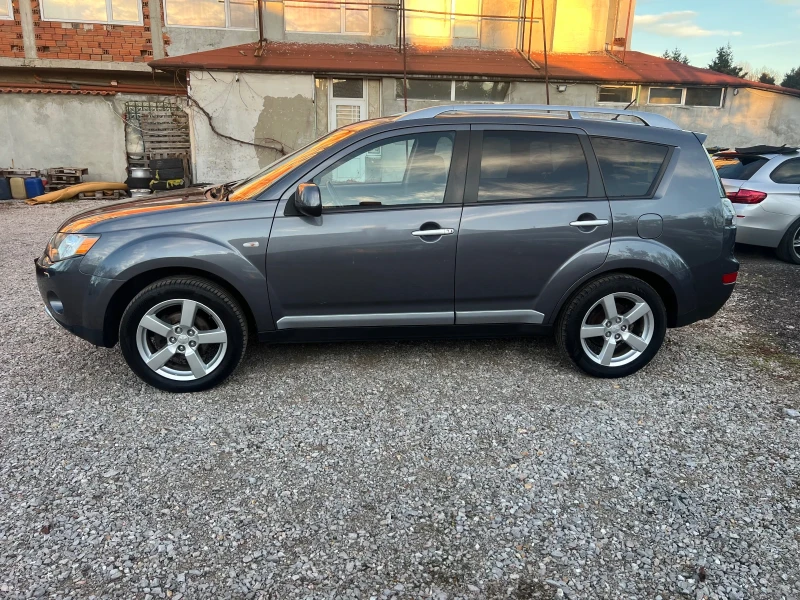 Mitsubishi Outlander 2.4 I 170к.с.7местен, снимка 8 - Автомобили и джипове - 48391262