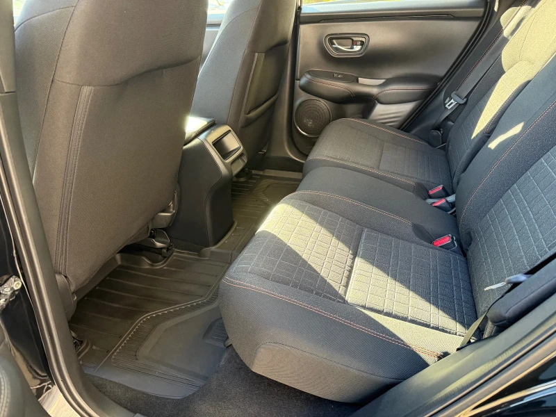 Honda Hr-v 2024 2.0 Sport AWD 22000 km Distronic, снимка 11 - Автомобили и джипове - 51937691