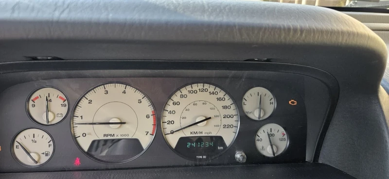 Jeep Grand cherokee, снимка 8 - Автомобили и джипове - 52309307