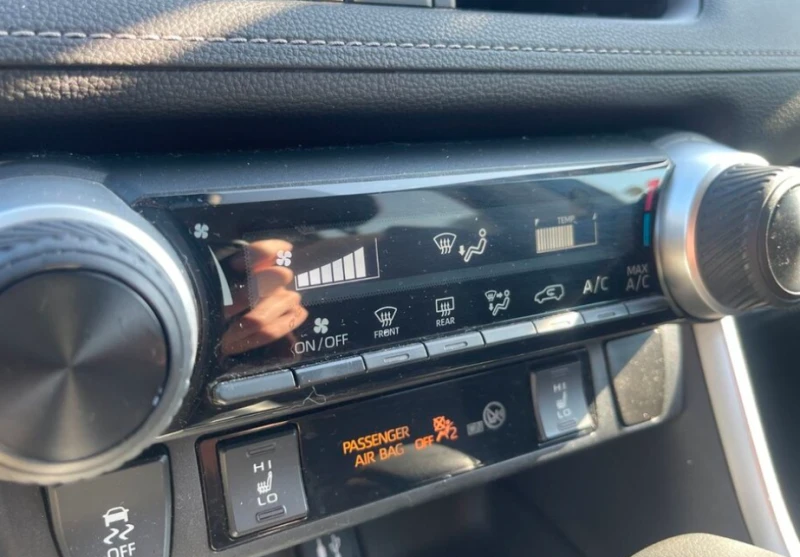 Toyota Rav4 Автокредит* , снимка 12 - Автомобили и джипове - 52749483