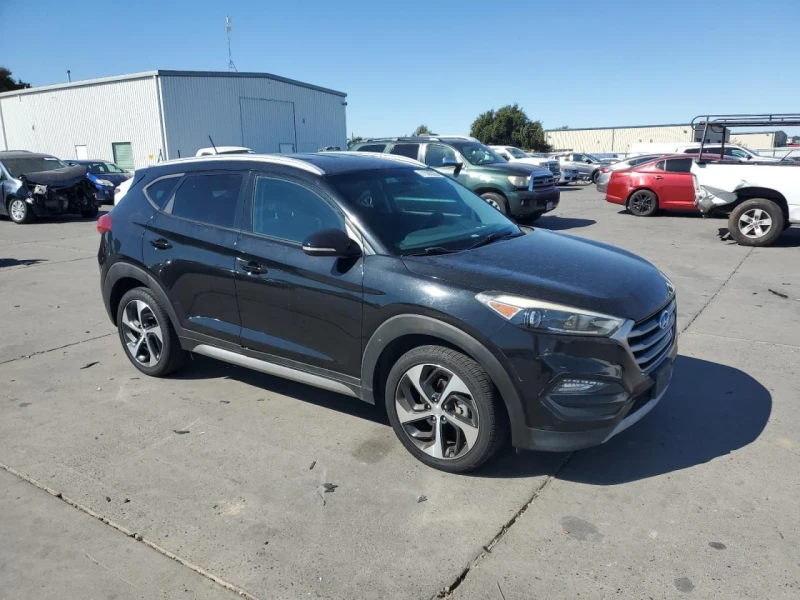 Hyundai Tucson, снимка 4 - Автомобили и джипове - 52751641