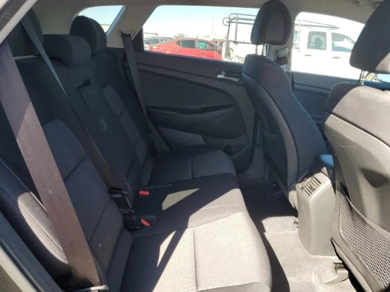 Hyundai Tucson, снимка 10 - Автомобили и джипове - 52751641