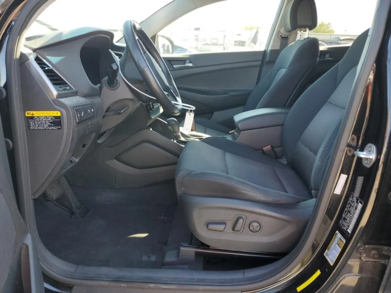 Hyundai Tucson, снимка 7 - Автомобили и джипове - 52751641