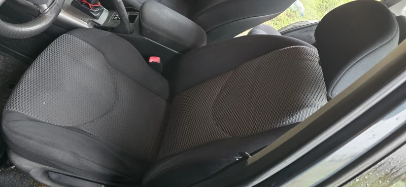 Toyota Rav4 2.2 D4D 136 кс., снимка 6 - Автомобили и джипове - 53431196