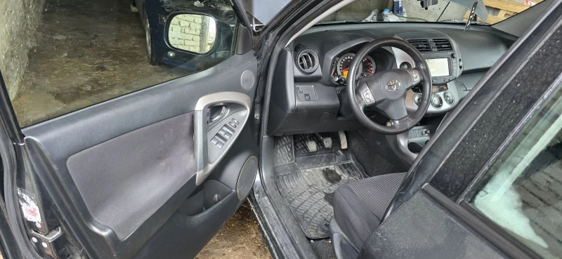 Toyota Rav4 2.2 D4D 136 кс., снимка 9 - Автомобили и джипове - 53431196