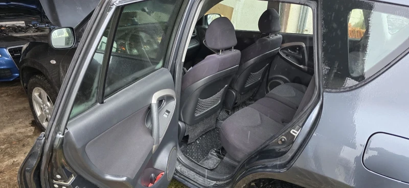 Toyota Rav4 2.2 D4D 136 кс., снимка 10 - Автомобили и джипове - 53431196