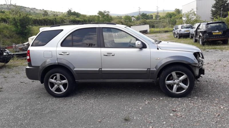 Kia Sorento 2.5 CRDI , снимка 1 - Автомобили и джипове - 25538942