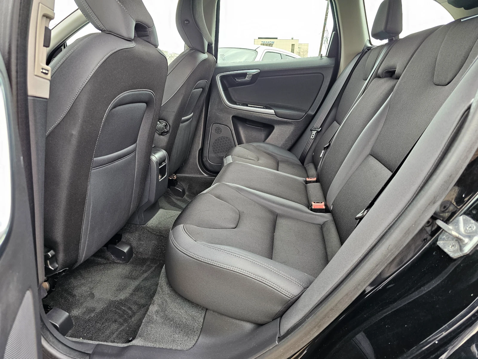Volvo XC60 2.4D, 163к.с. 4x4 - изображение 10