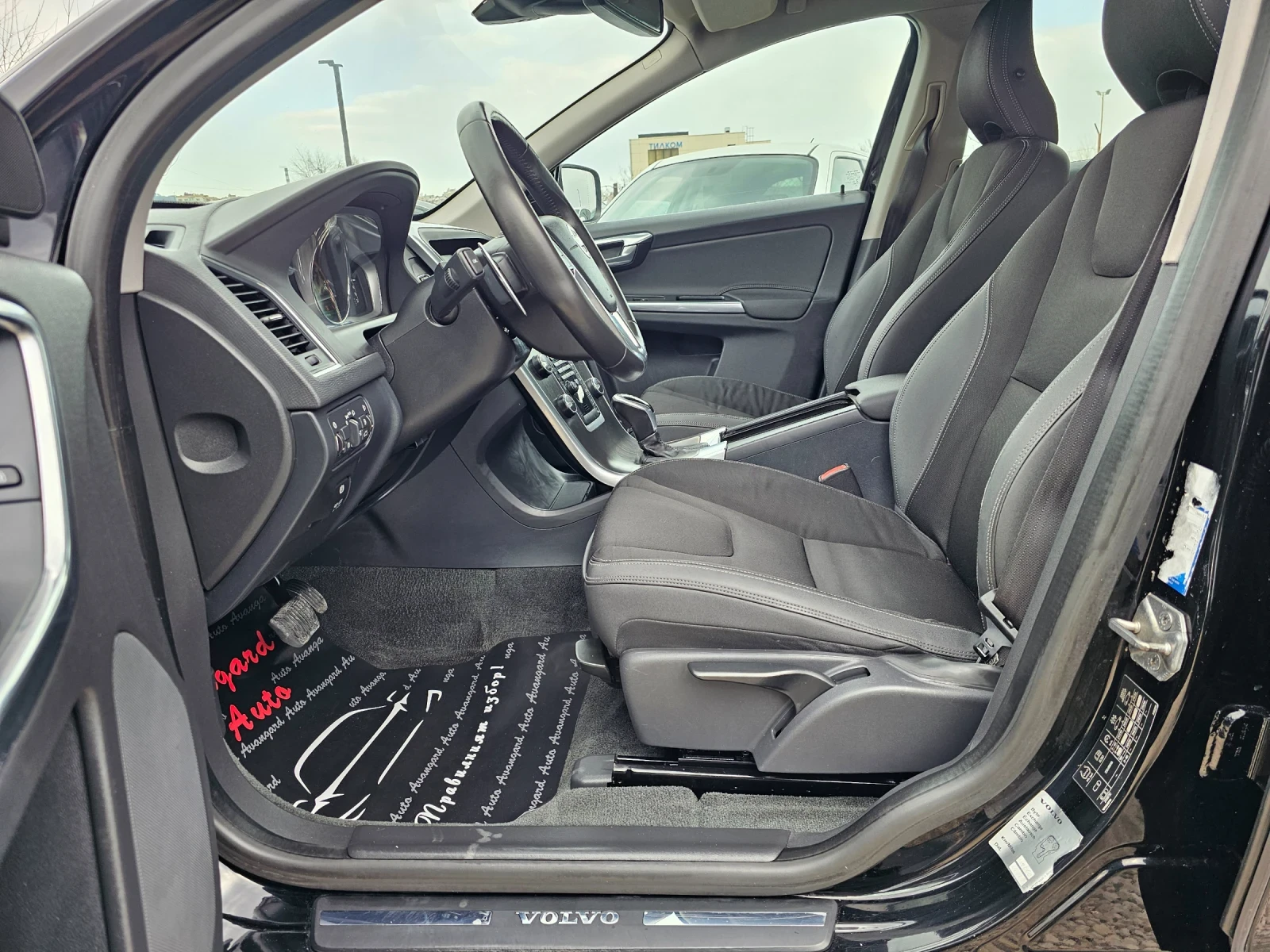 Volvo XC60 2.4D, 163к.с. 4x4 - изображение 8