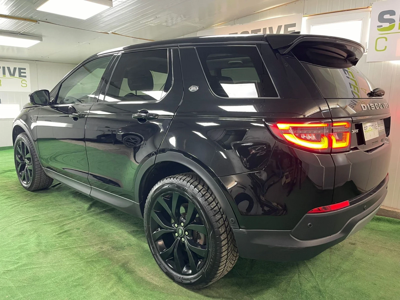 Land Rover Discovery Sport SE 4WD * 15000 km* 360 камери - изображение 4