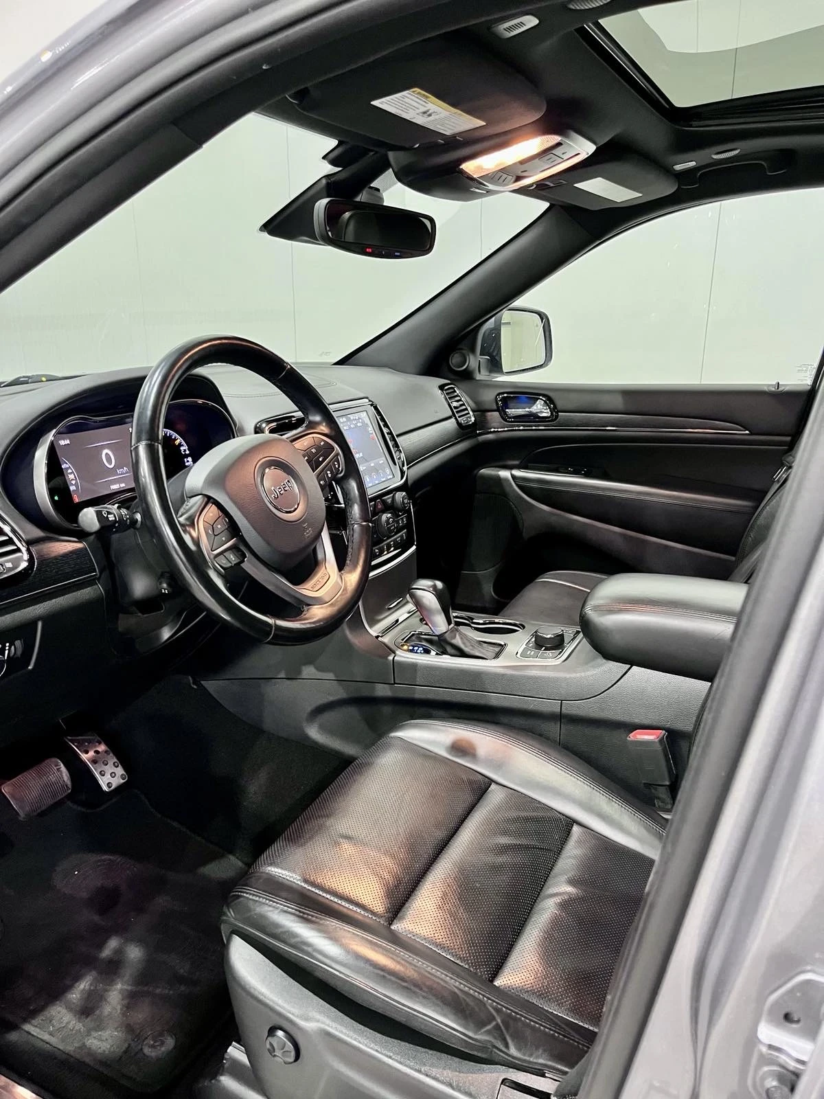 Jeep Grand cherokee OVERLAND 5.7 HEMI 4x4-SRT ФЕЙС, БЕНЗИН - изображение 9
