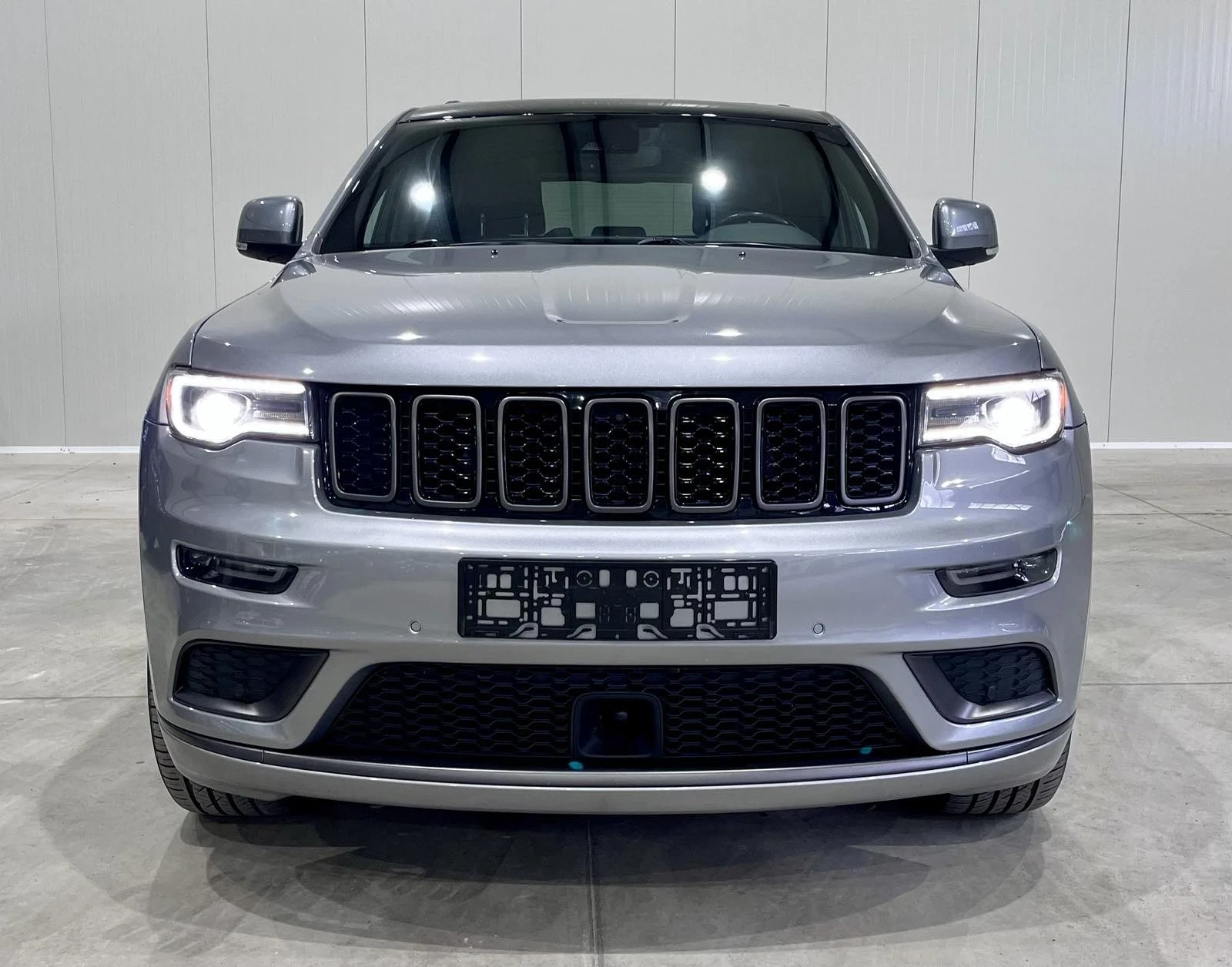 Jeep Grand cherokee OVERLAND 5.7 HEMI 4x4-SRT ФЕЙС, БЕНЗИН - изображение 8
