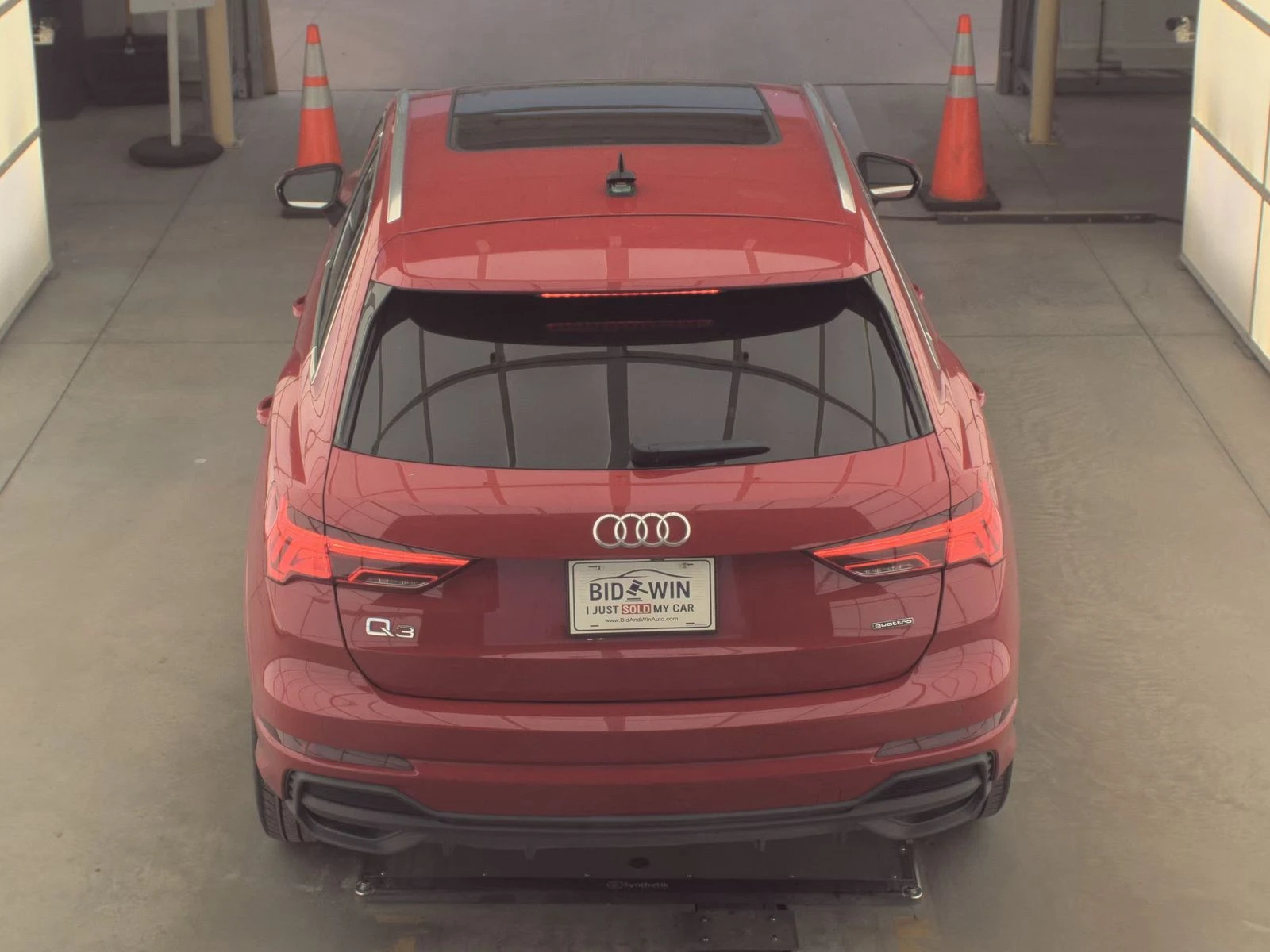 Audi Q3 Premium Plus S-Line* Matrix* 8ZF* Диг.табло* Пано* - изображение 5