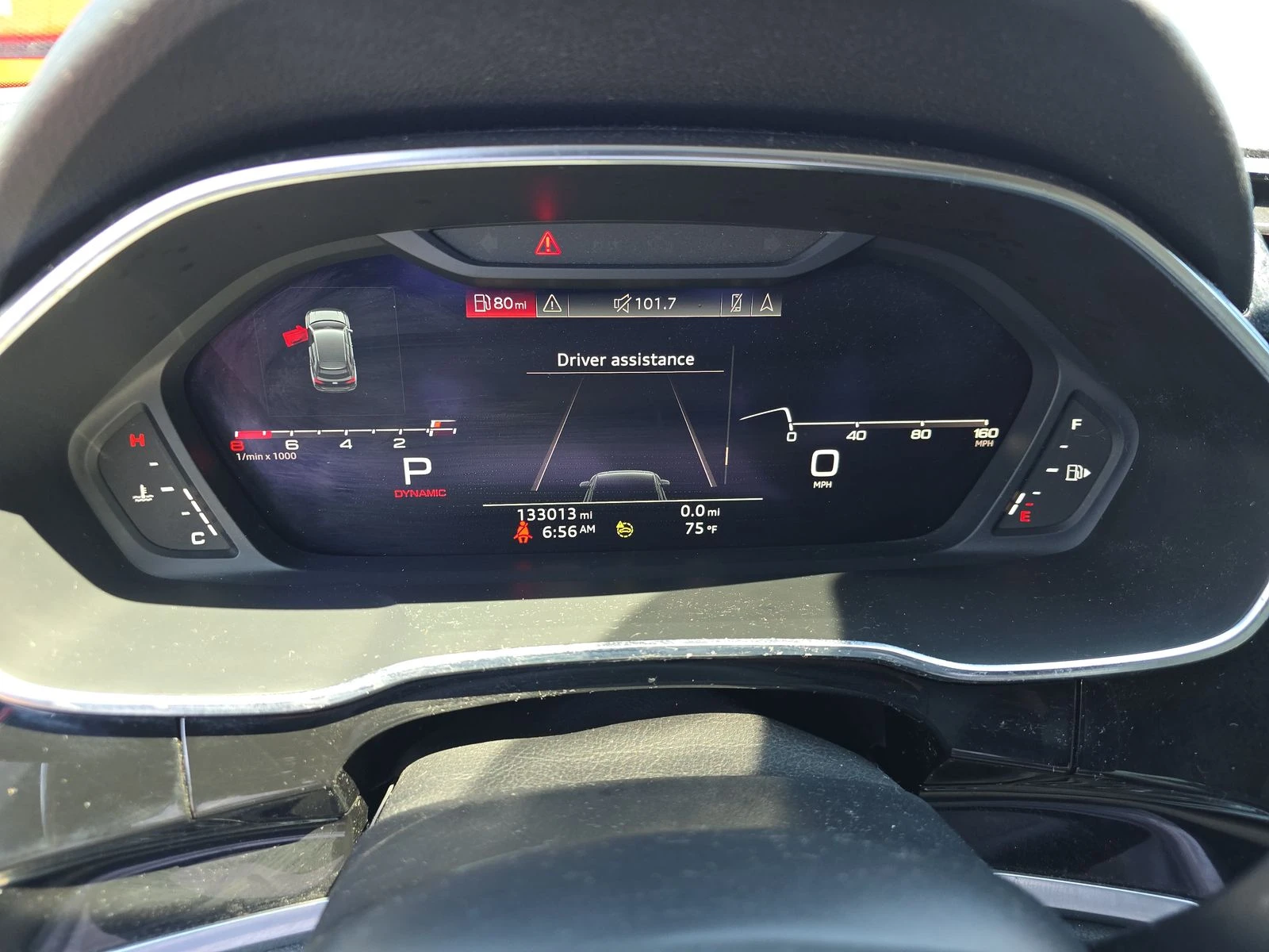 Audi Q3 Premium Plus S-Line* Matrix* 8ZF* Диг.табло* Пано* - изображение 9