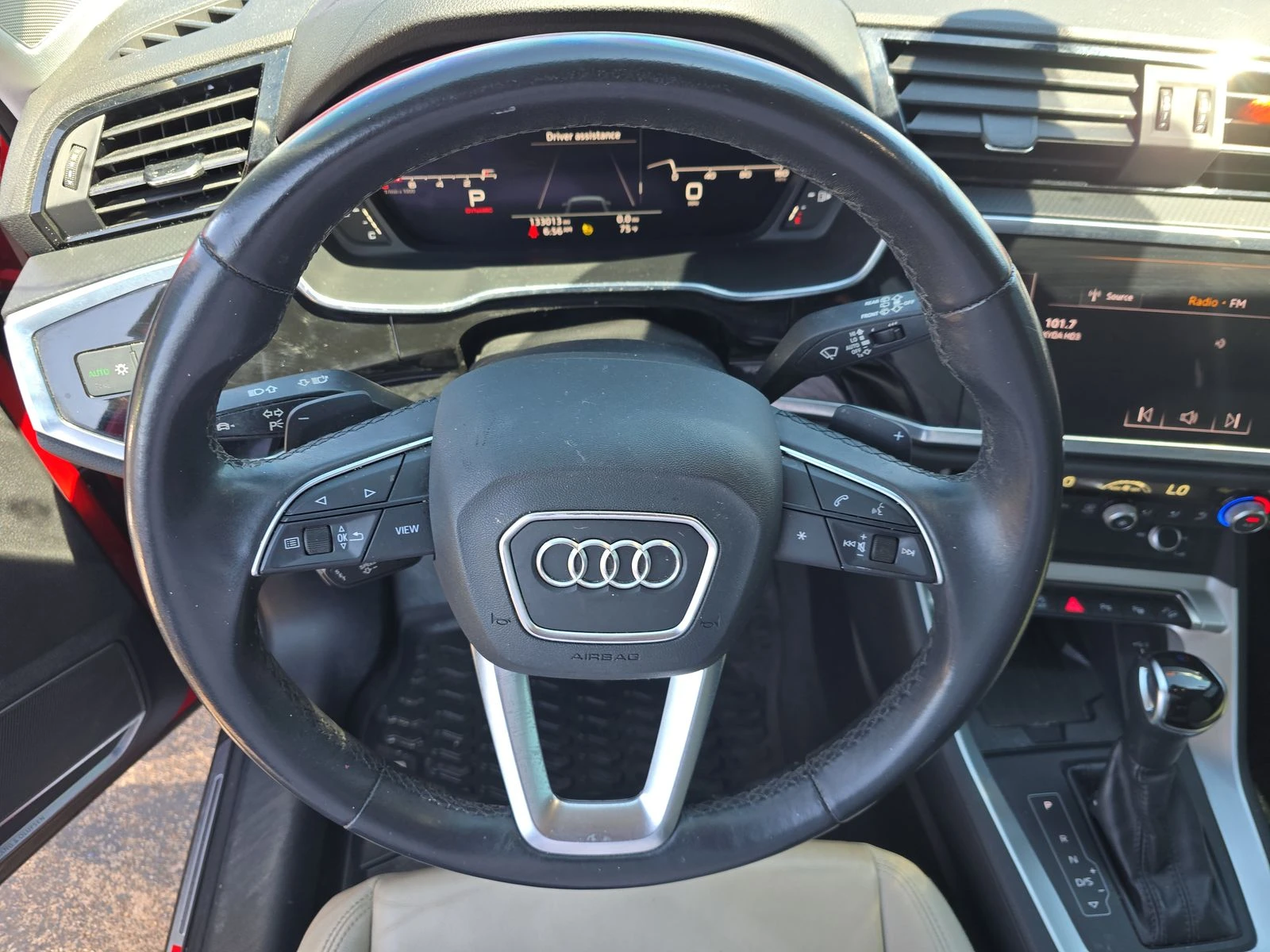 Audi Q3 Premium Plus S-Line* Matrix* 8ZF* Диг.табло* Пано* - изображение 8