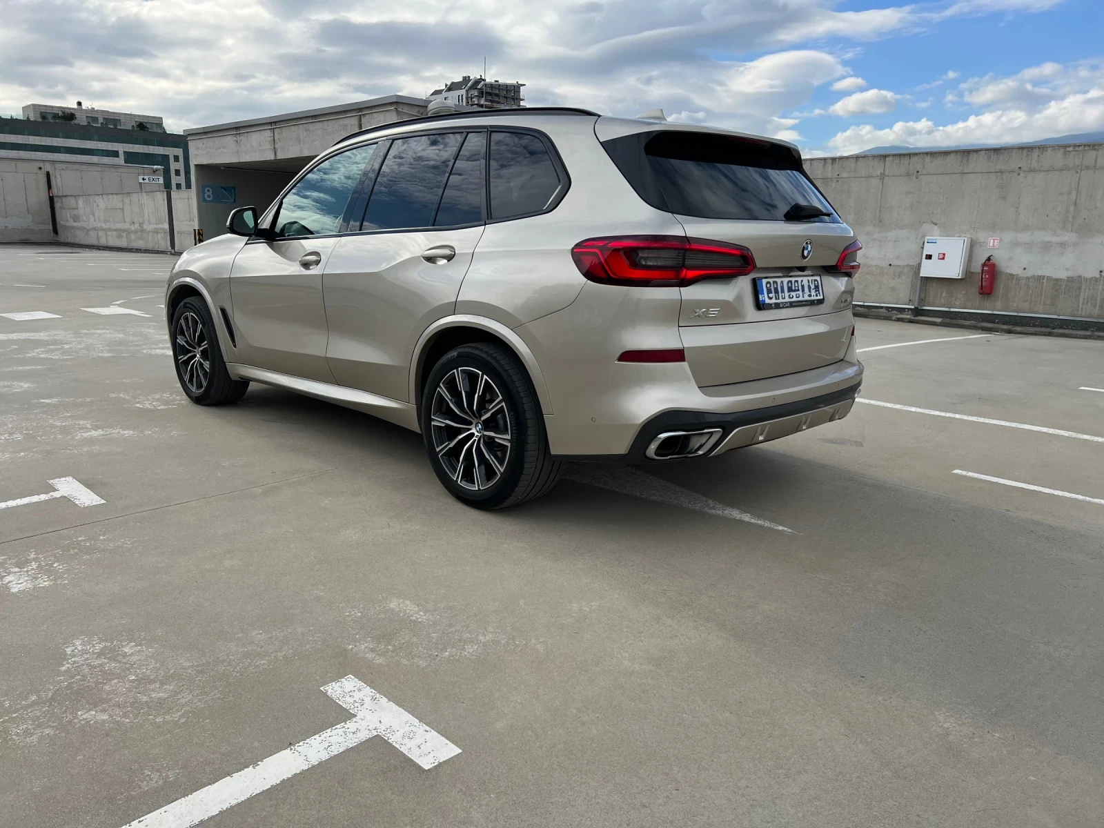 BMW X5 4.0i - изображение 2
