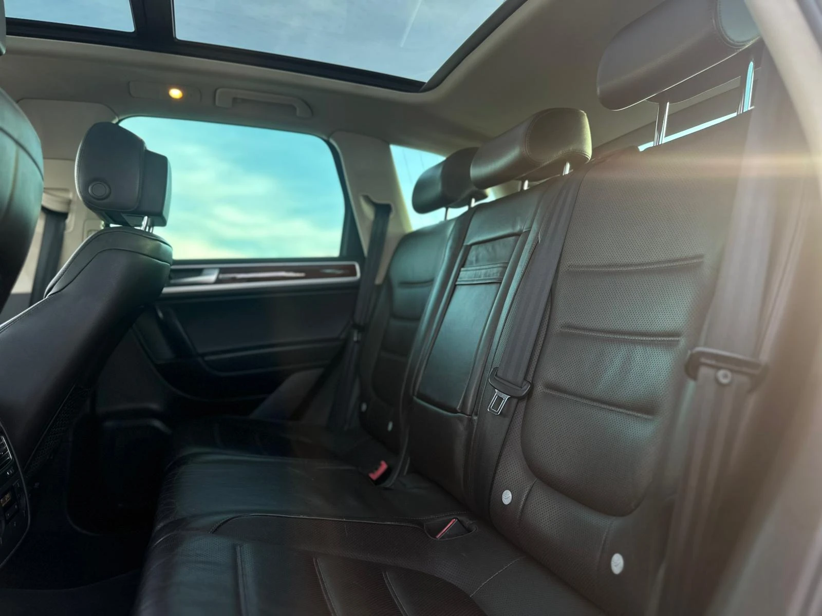 VW Touareg / 3.0D / 245 HP / СМЕНЕНИ ВЕРИГИ  / ОБСЛУЖЕН /, снимка 11 - Автомобили и джипове - 53779973