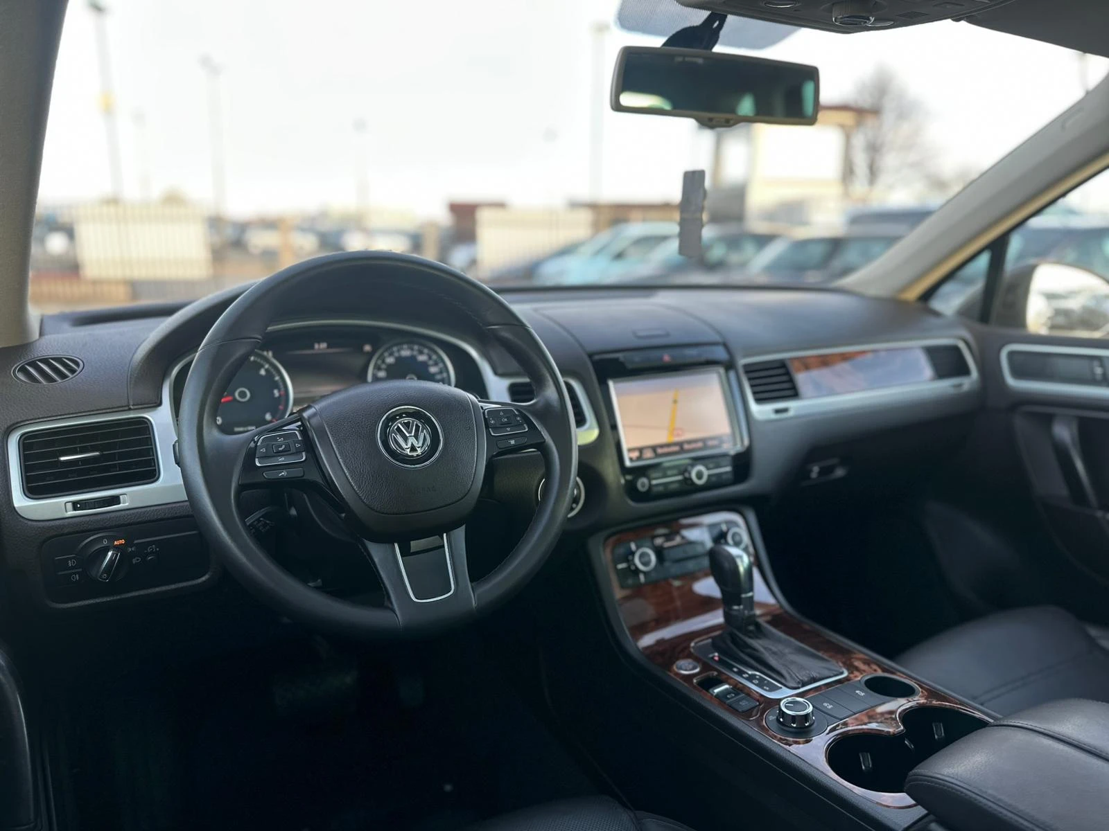 VW Touareg / 3.0D / 245 HP / СМЕНЕНИ ВЕРИГИ  / ОБСЛУЖЕН / - изображение 9