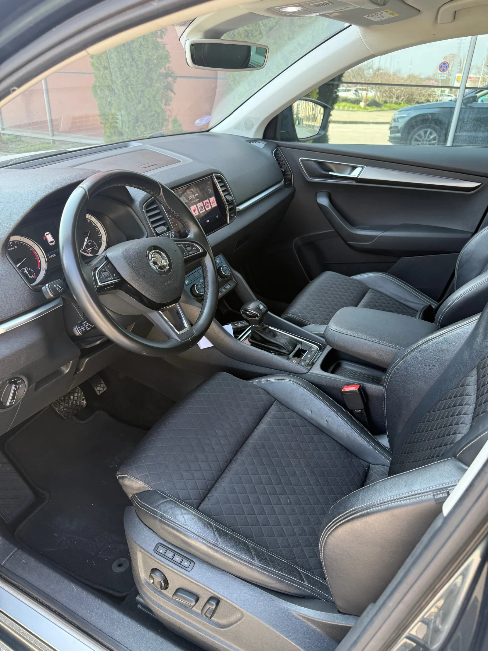 Skoda Karoq 1.5 TSI, снимка 6 - Автомобили и джипове - 53974549