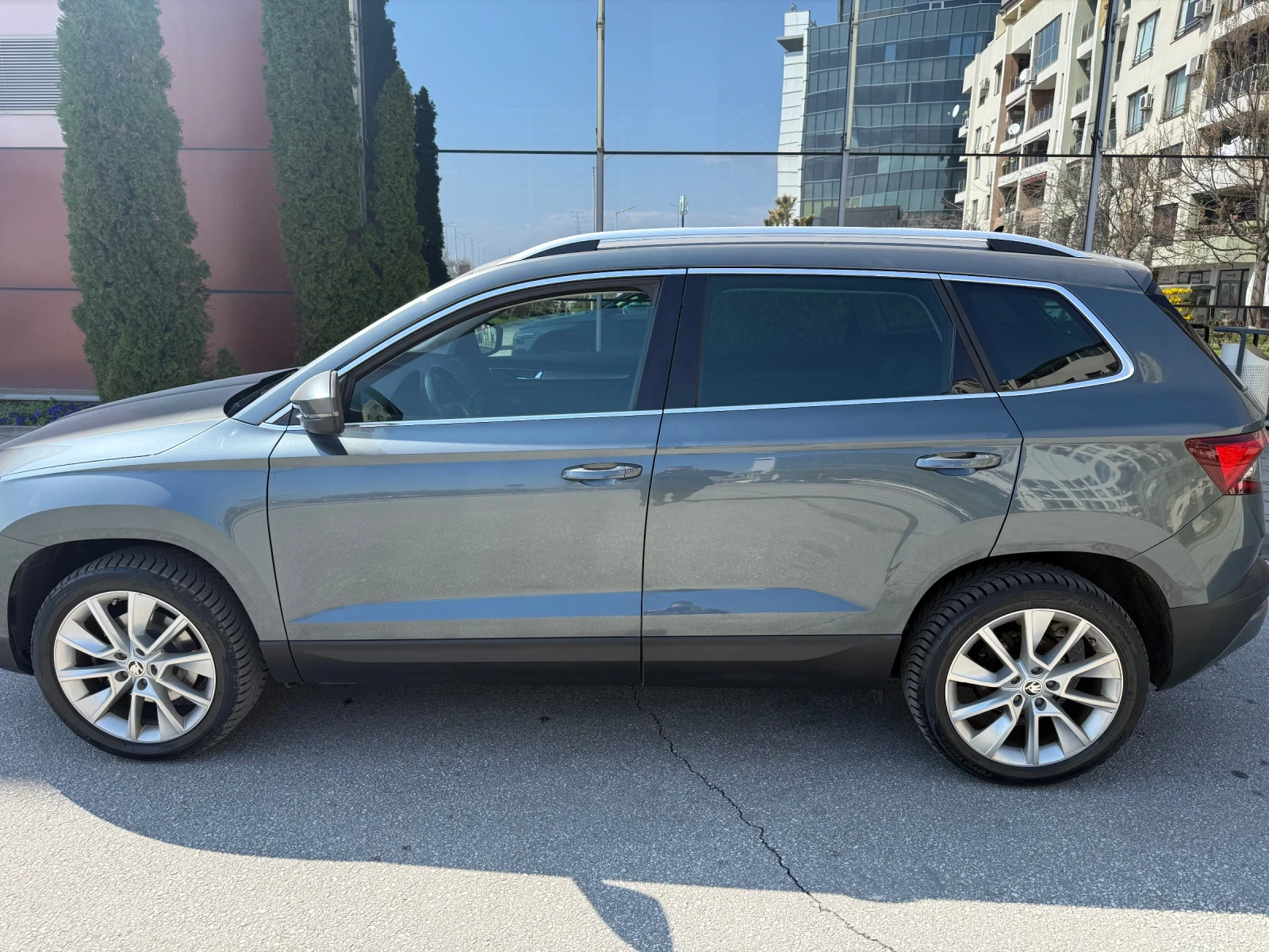 Skoda Karoq 1.5 TSI, снимка 4 - Автомобили и джипове - 53974549