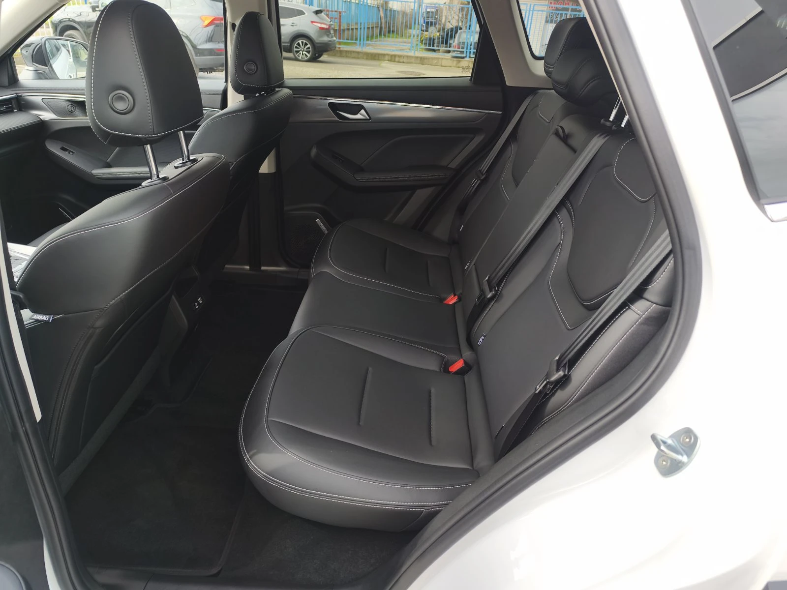 Haval Jolion 1.5T Comfort, снимка 10 - Автомобили и джипове - 54037234