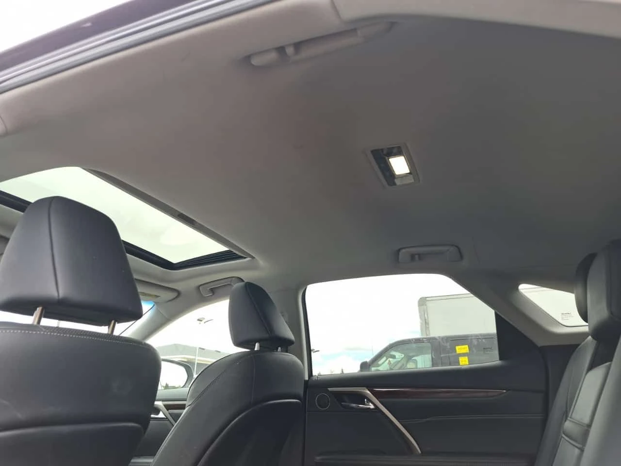 Lexus RX 350 AWD 4dr/CARFAX/ШИБЕДАХ/Подгрев/2 КЛЮЧА/ФИНАНСИРАНЕ, снимка 12 - Автомобили и джипове - 55014848
