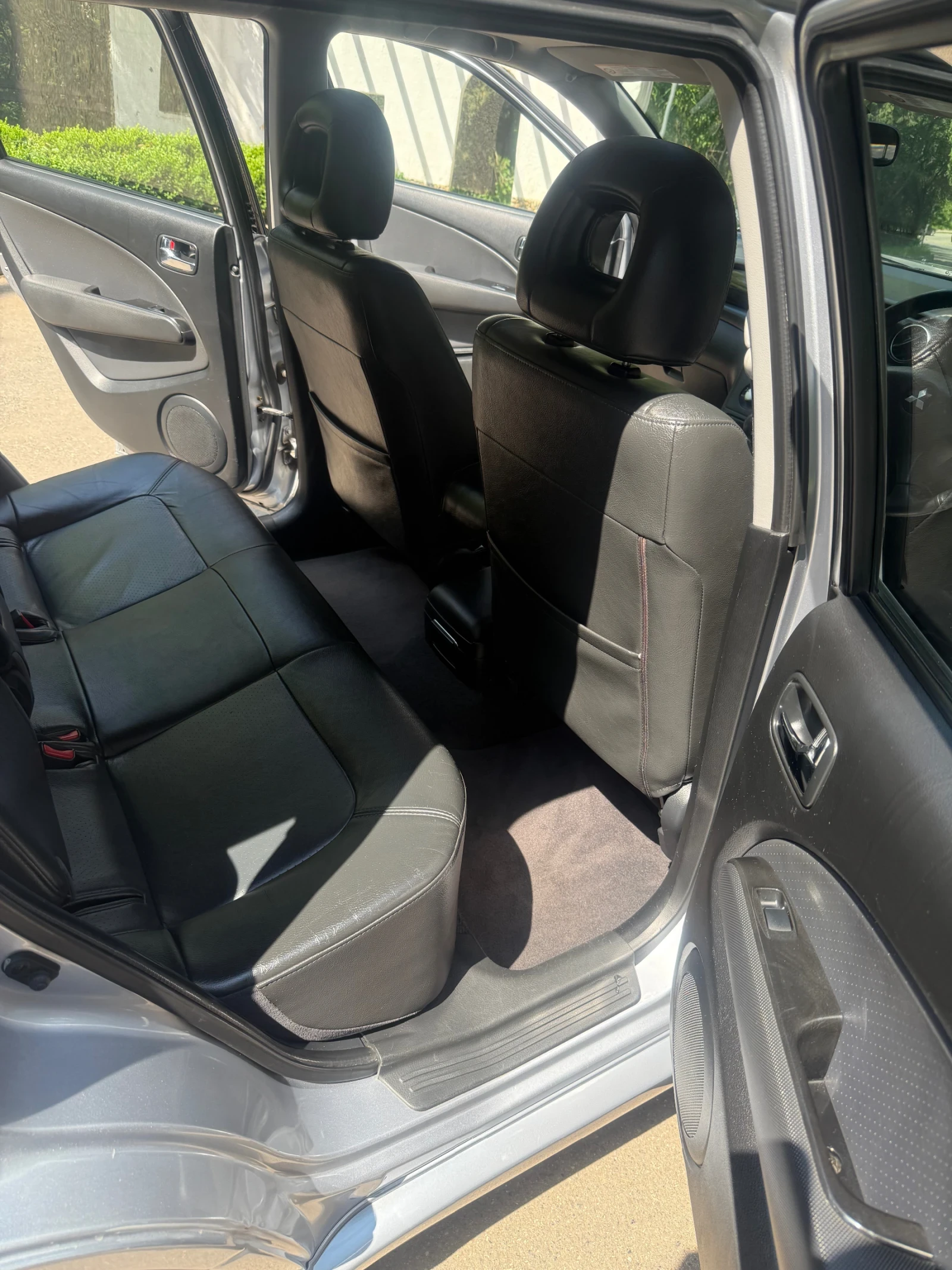 Mitsubishi Outlander 4X4 , снимка 8 - Автомобили и джипове - 55037871