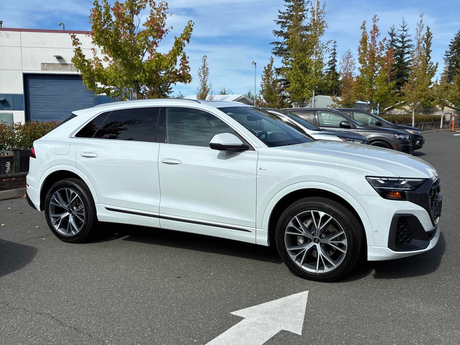 Audi Q8 PROGRESSIV* ОБДУХ* 360* S-LINE, снимка 3 - Автомобили и джипове - 55927237