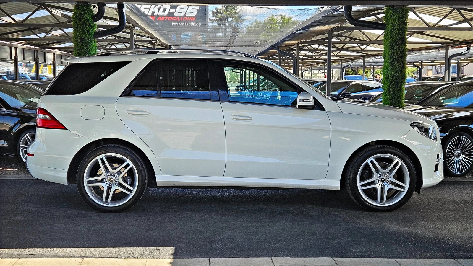 Mercedes-Benz ML 350 AMG/360CAMERA/PANO/AIRMAT/ПОДГРЕВ/ОБДУХ/ПАМЕТ/LIZI, снимка 4 - Автомобили и джипове - 56071222