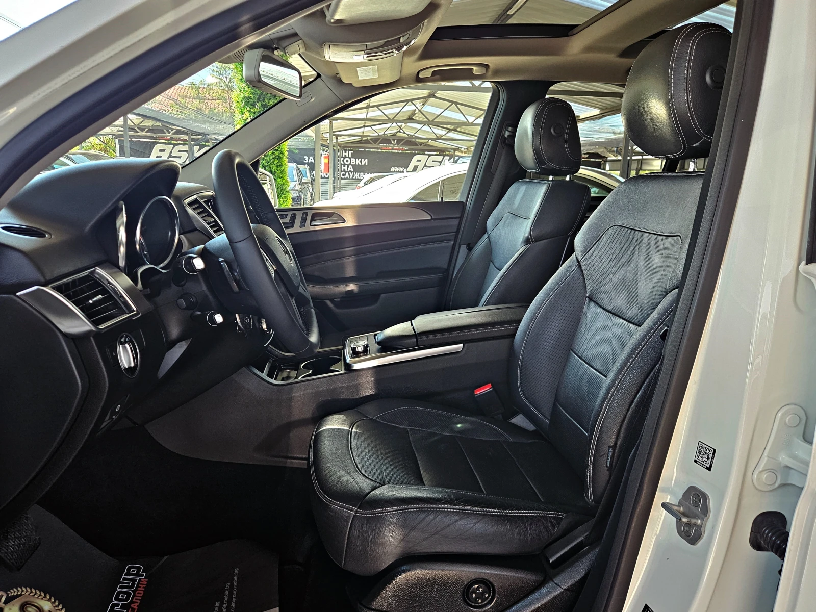 Mercedes-Benz ML 350 AMG/360CAMERA/PANO/AIRMAT/ПОДГРЕВ/ОБДУХ/ПАМЕТ/LIZI, снимка 15 - Автомобили и джипове - 56071222