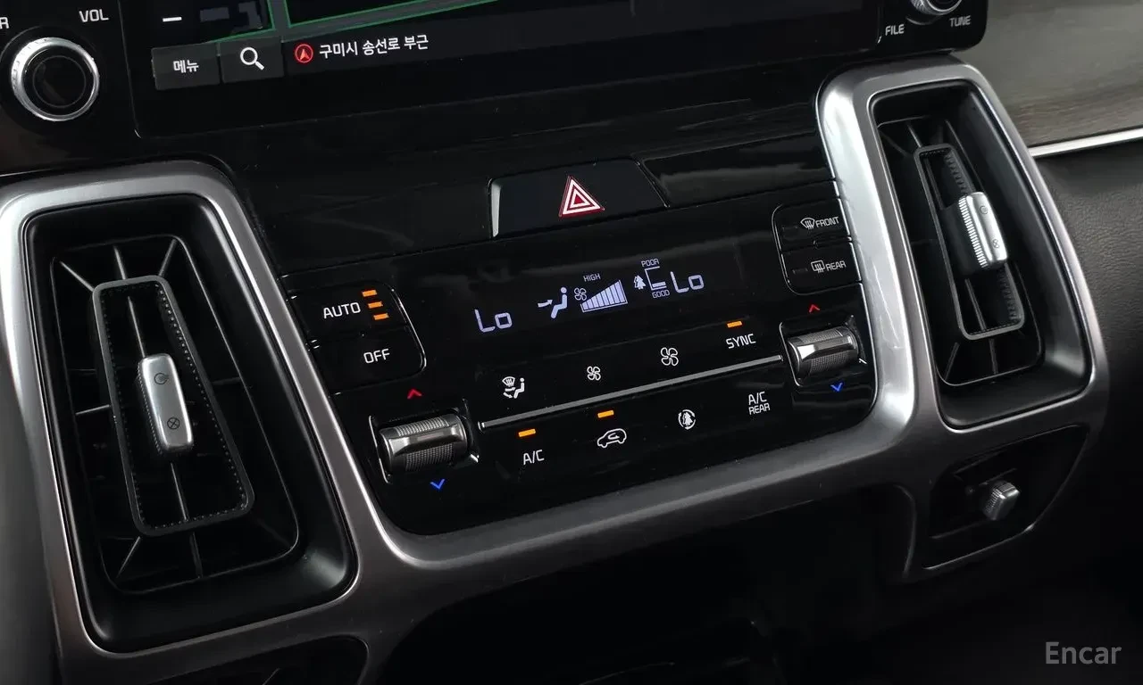 Kia Sorento 2.5T* ДИСТРОНИК* LANE* ASSIST* КАМЕРА* , снимка 9 - Автомобили и джипове - 56183291
