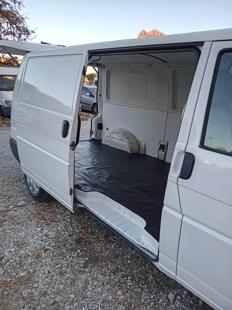 VW T4 2, 5TDi ДЪЛГА БАЗА КЛИМАТИК, снимка 13 - Бусове и автобуси - 48393243