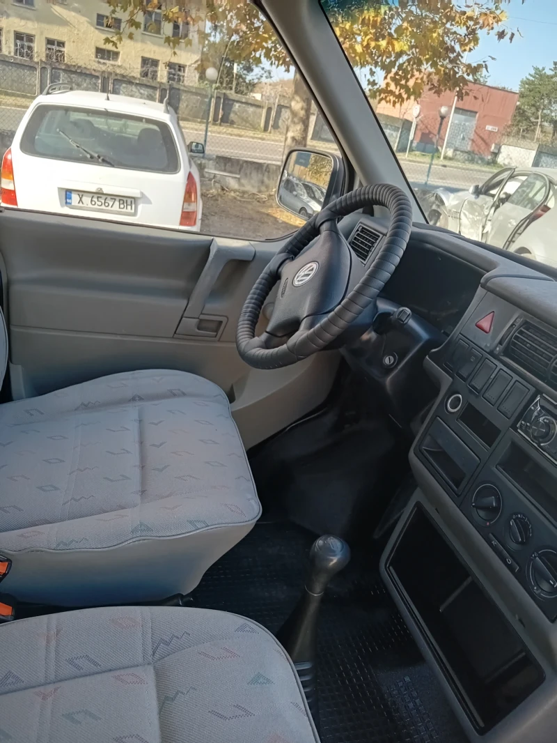 VW T4 2, 5TDi ДЪЛГА БАЗА КЛИМАТИК, снимка 8 - Бусове и автобуси - 47833579