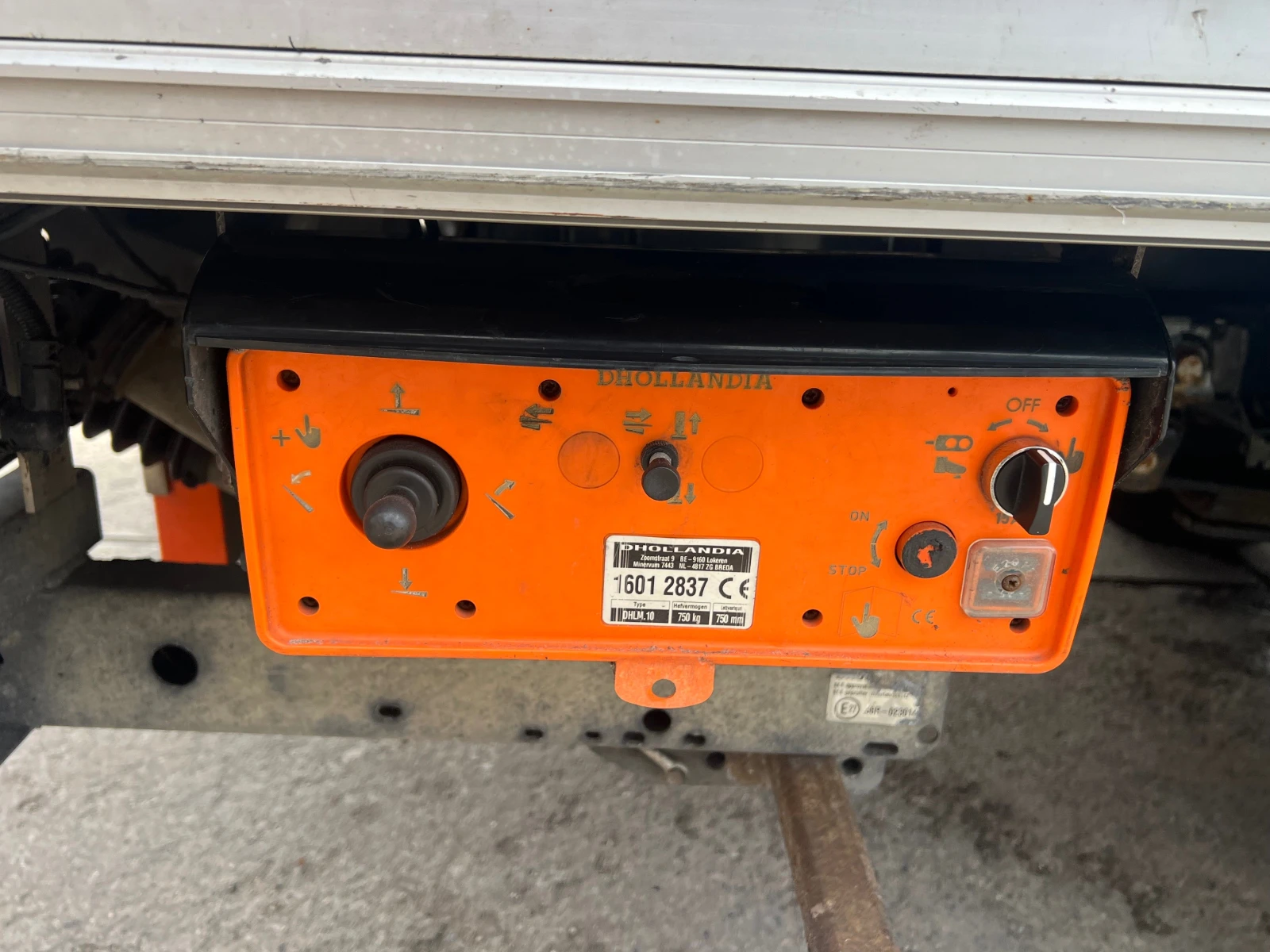 Mercedes-Benz Sprinter 516 4, 50мEURO6 , Дв гума , 3500 кг , Падащ борд , Кли - изображение 7
