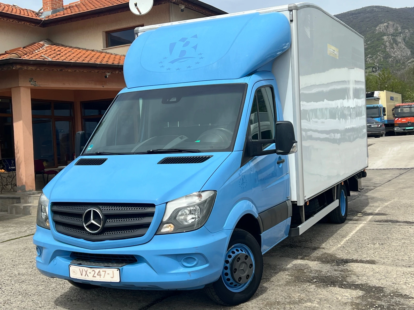 Mercedes-Benz Sprinter 516 4, 50мEURO6 , Дв гума , 3500 кг , Падащ борд , Кли - изображение 2