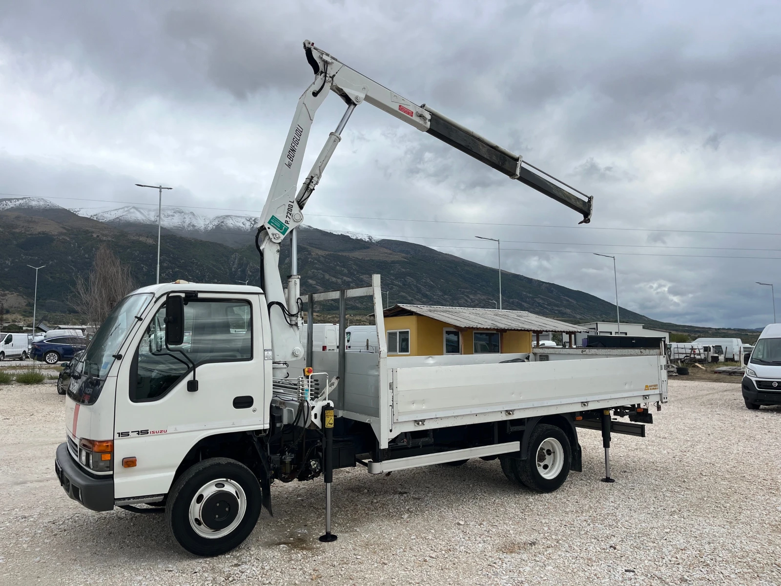 Isuzu Campo NQR БОРДОВИ С КРАН  - изображение 9