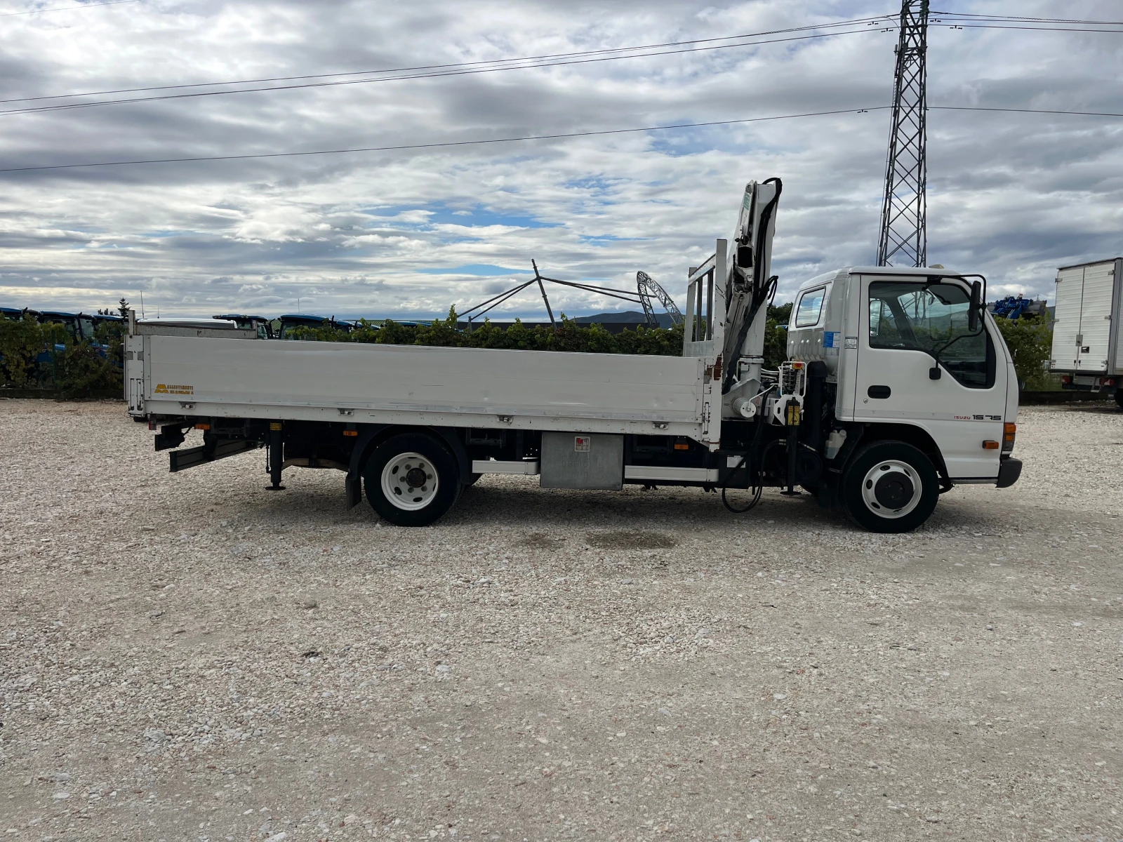Isuzu Campo NQR БОРДОВИ С КРАН  - изображение 4