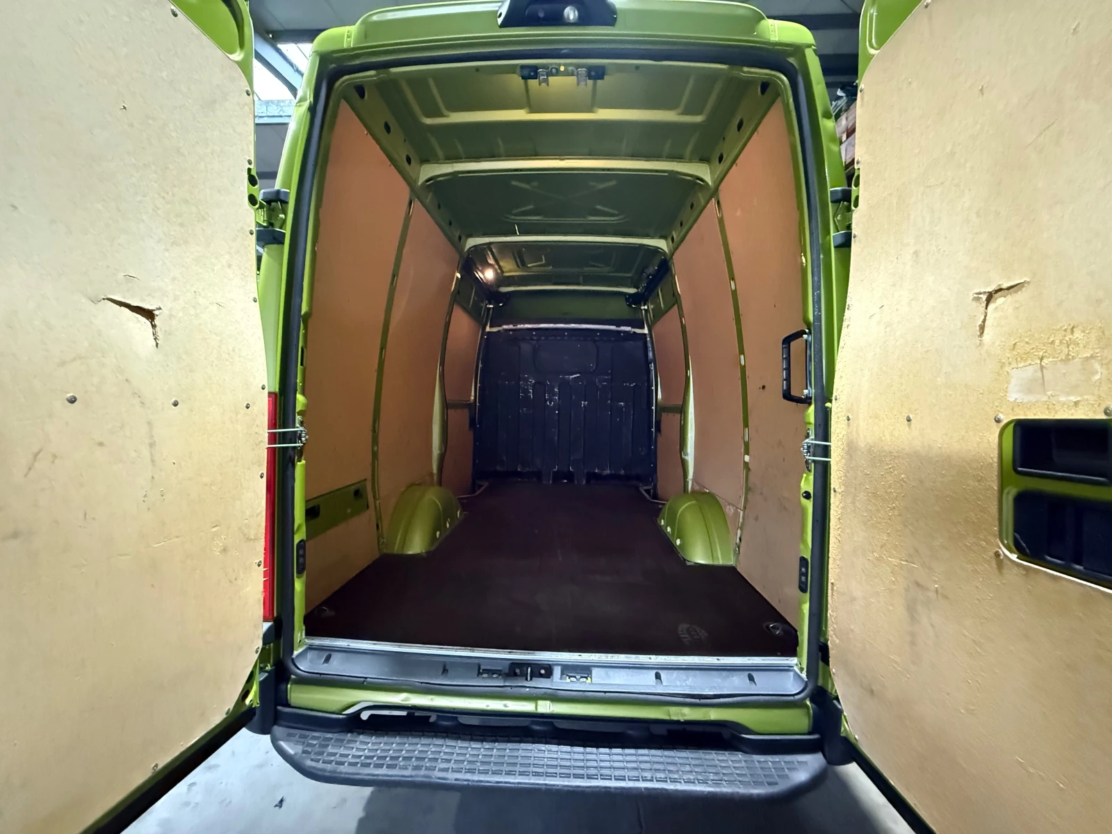 Iveco Daily 35S14 3.0 D, снимка 12 - Бусове и автобуси - 54173592