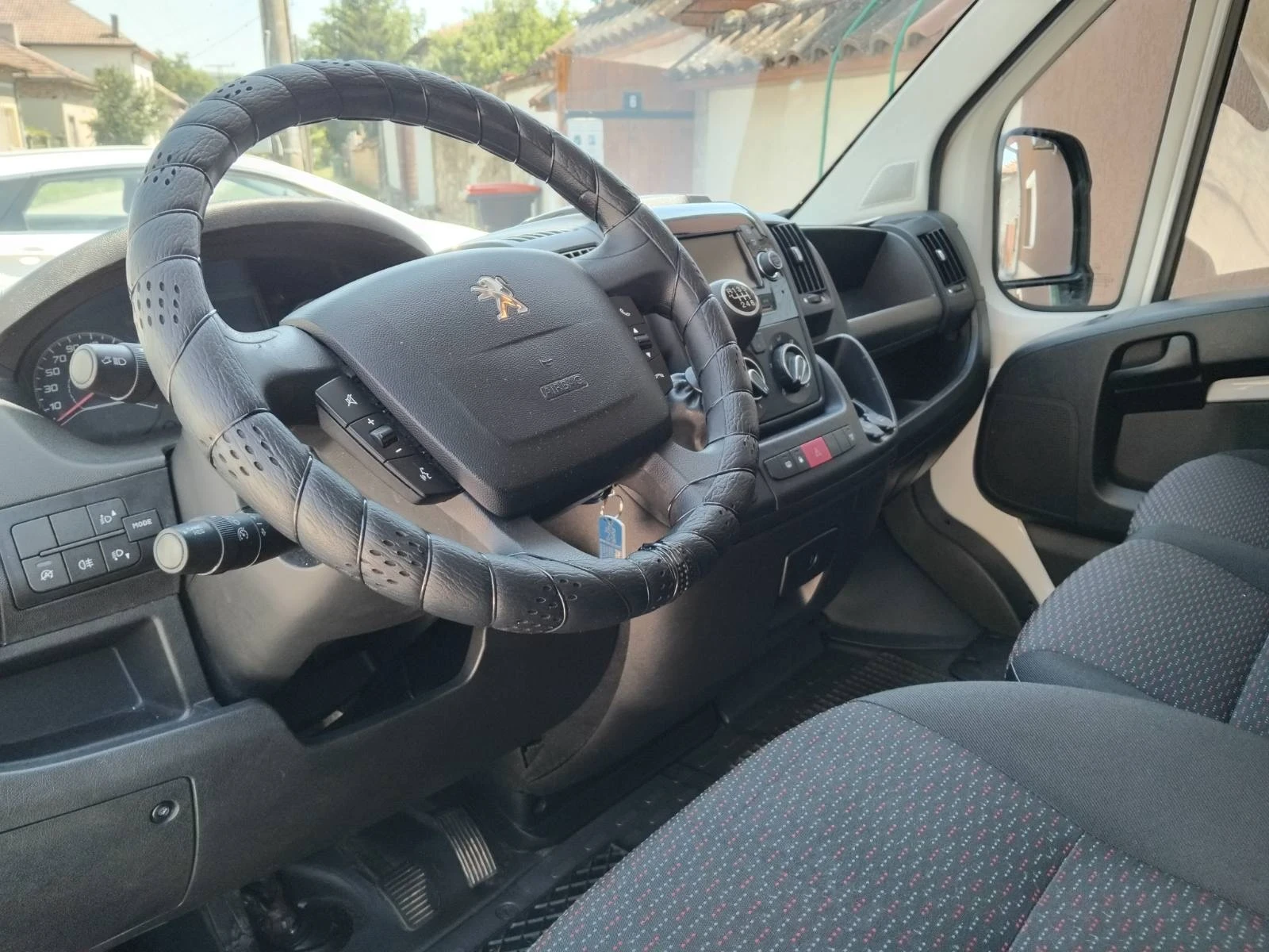 Peugeot Boxer 2.2 165 коня, снимка 13 - Бусове и автобуси - 55092258
