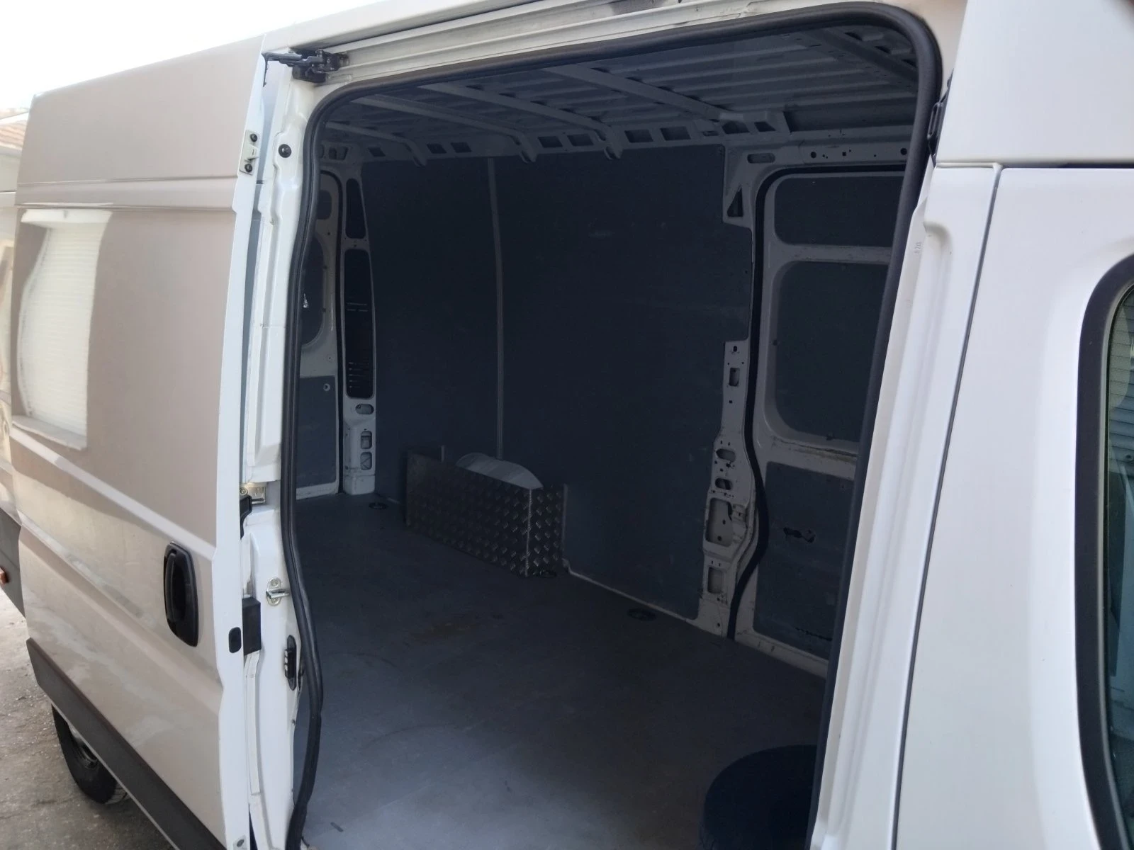 Peugeot Boxer 2.2 165 коня, снимка 9 - Бусове и автобуси - 55092258
